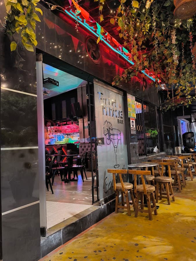 ENCANTO KARAOKE BAR