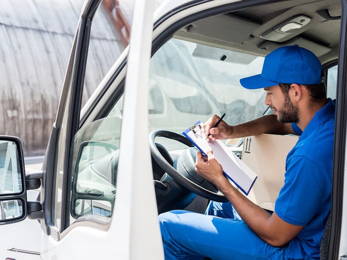 Priority Couriers — foto