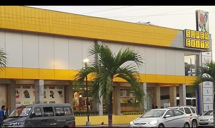 Super Éxito Garzocentro