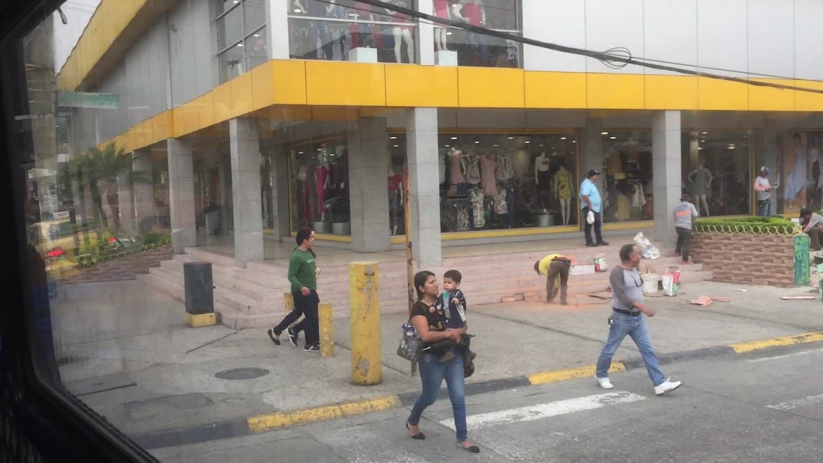 Super Éxito Garzocentro — foto