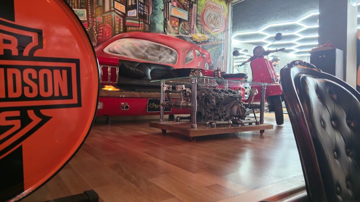 Kings Cave Barber Club — foto