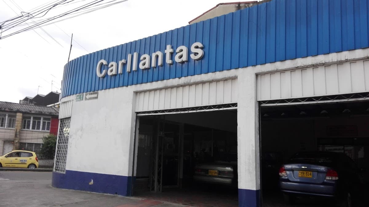 Taller Mecánico | CARLLANTAS | Servicio Automotriz Bogotá — foto
