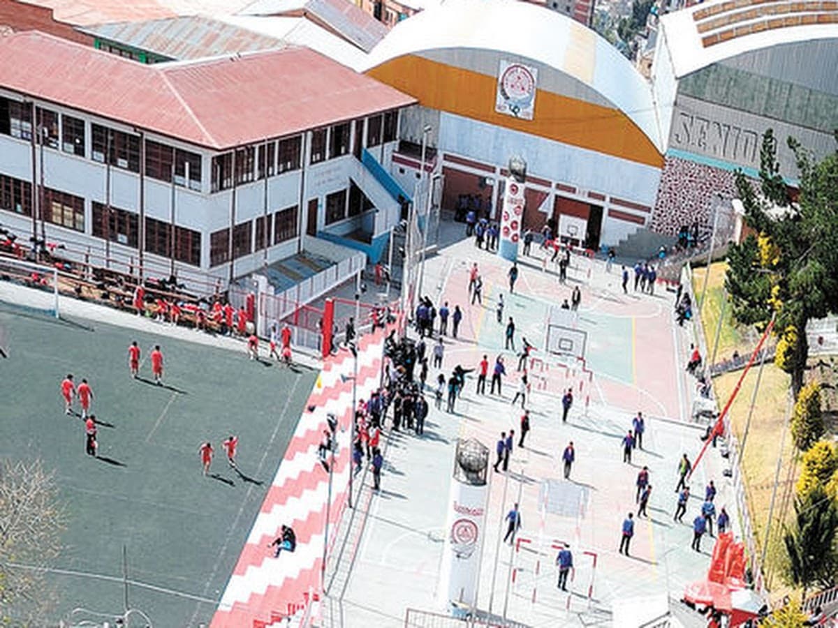 INSTITUTO REY DE REYES EL ALTO - LA PAZ — foto