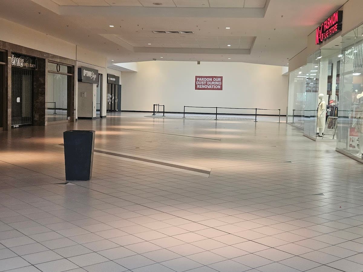 University Mall — foto