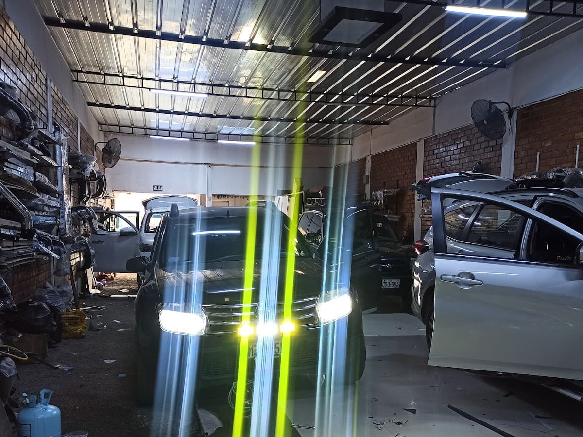 SIN LIMITES AUTOBOUTIQUE — foto