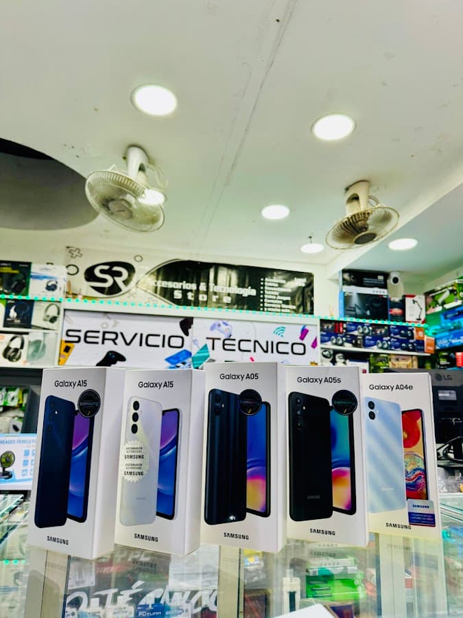 Accesorios y Tecnologia Store / Local 106 — foto