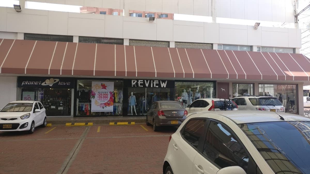 TRENTO - C.C. Country Plaza, Local 68