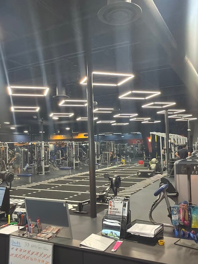Crunch Fitness - Tampa Palms — foto