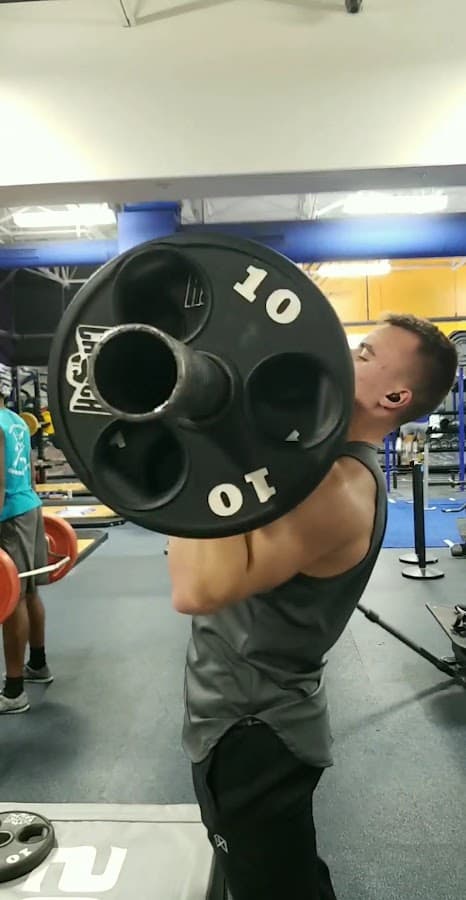 Crunch Fitness - Tampa Palms — foto