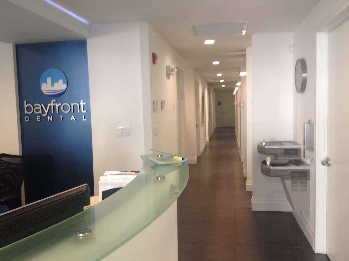 Bayfront Dental - Dr. Taylor Light — foto