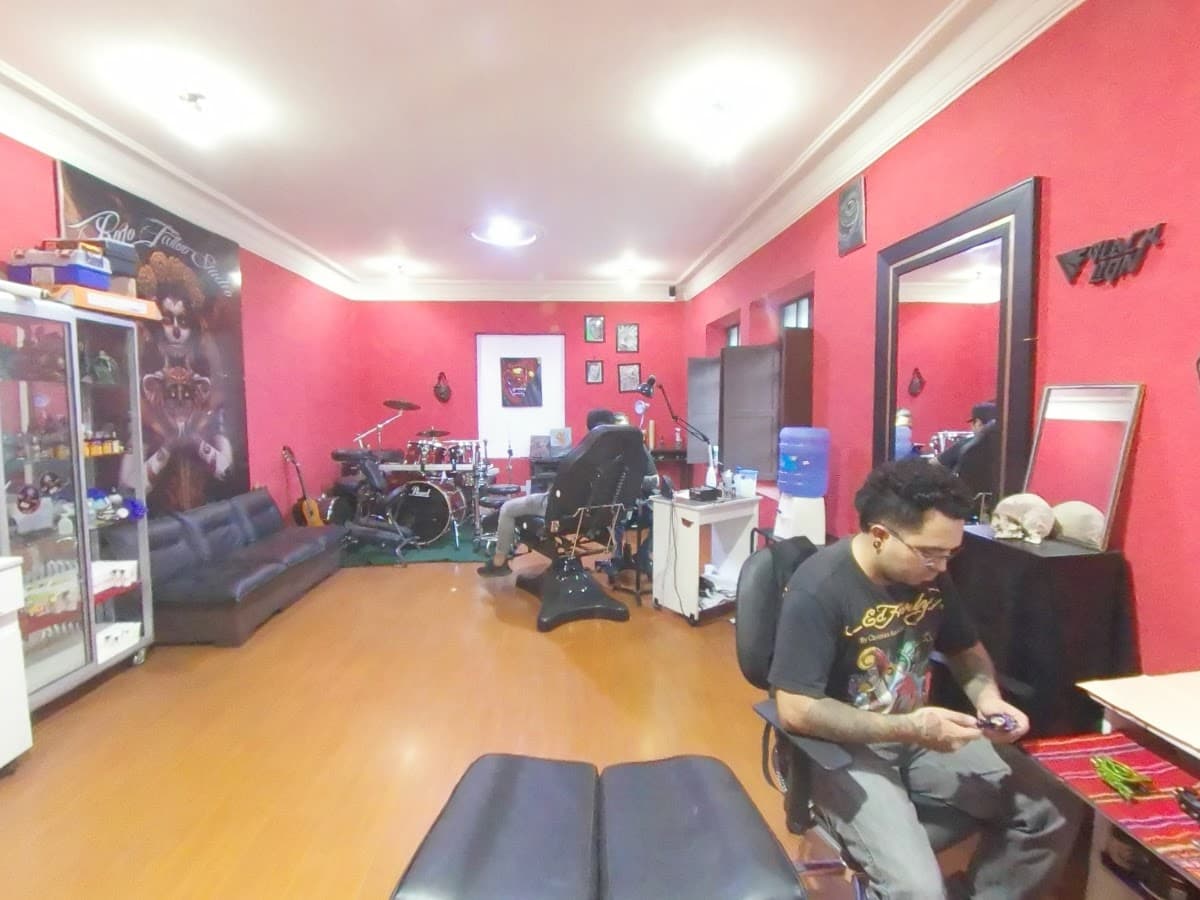 ROJO TATTOO — foto