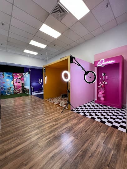 The Selfie Showroom