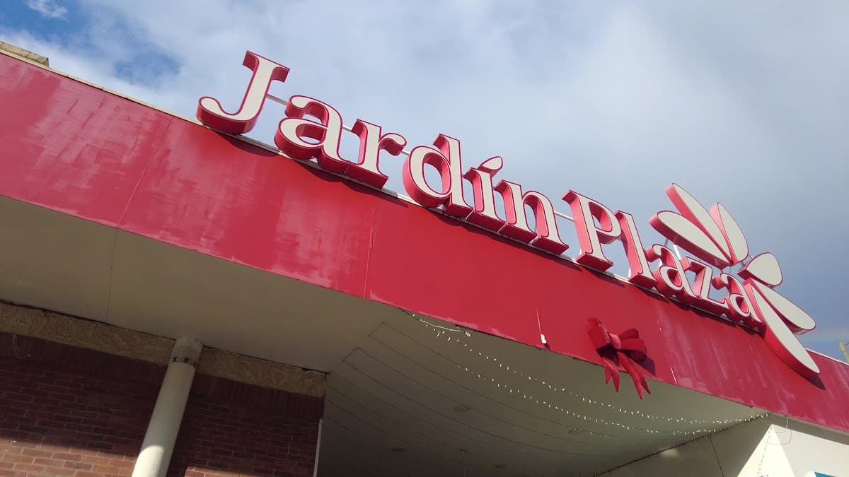 Centro Comercial Jardín Plaza — foto