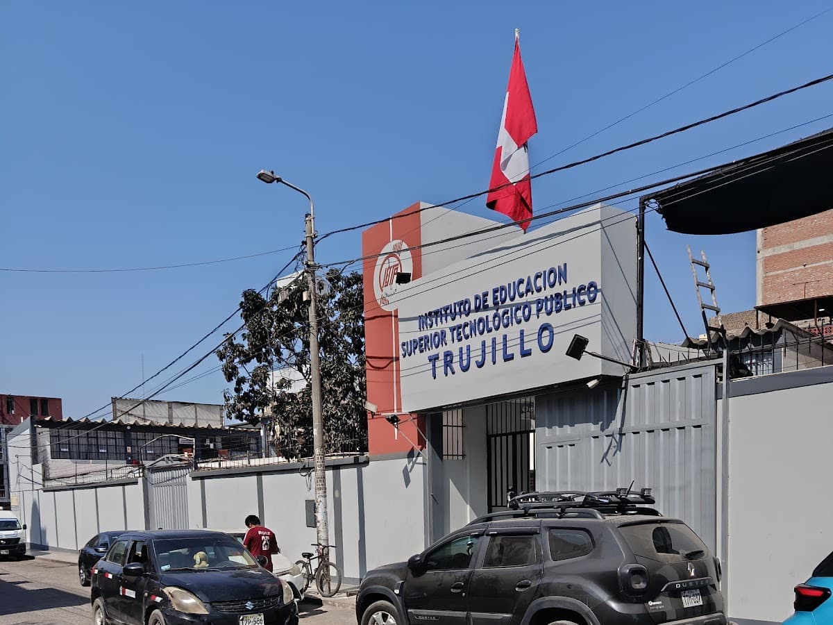 Instituto Superior Technológico Privado Von Humboldt — foto