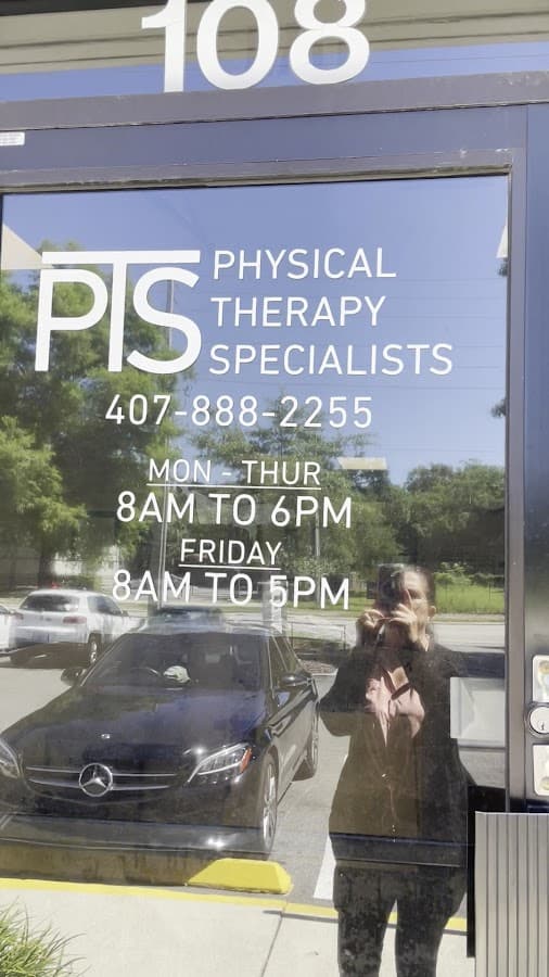 PHYSICAL THERAPY SPECIALISTS — foto