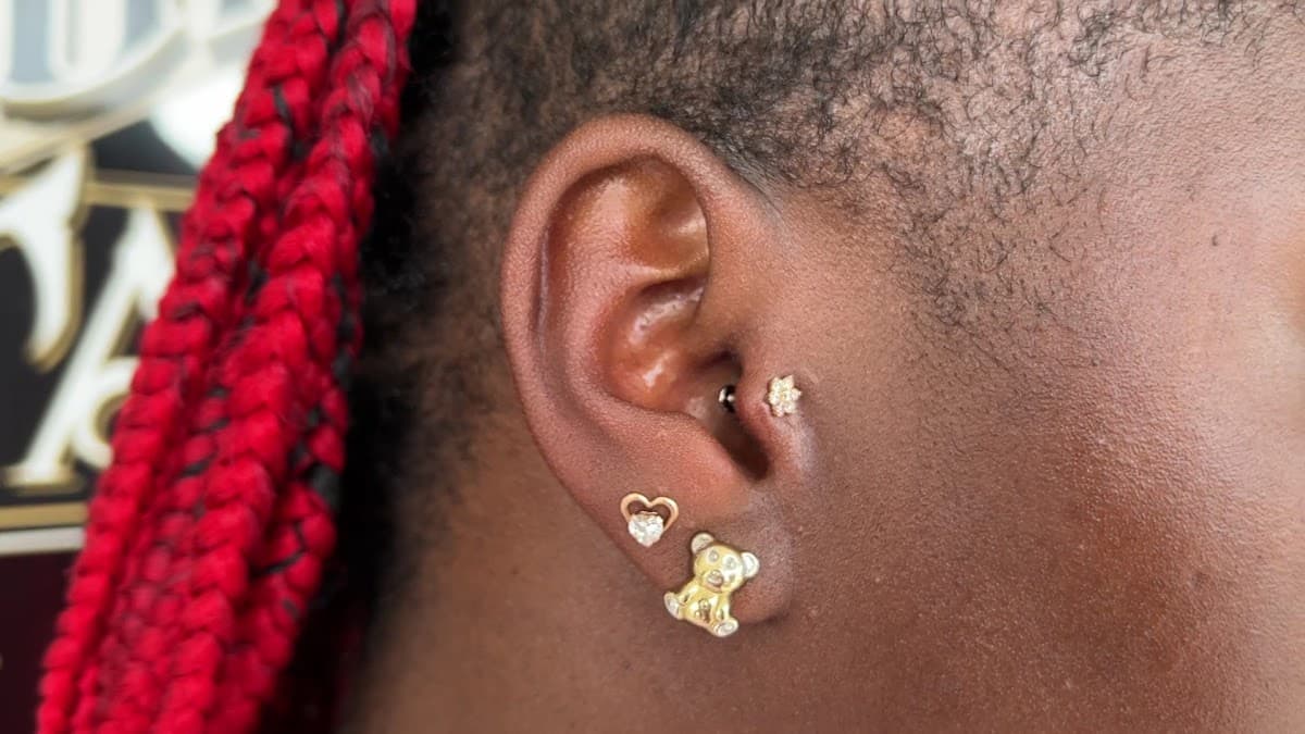 Wooden Heart Tattoos and Piercings — foto