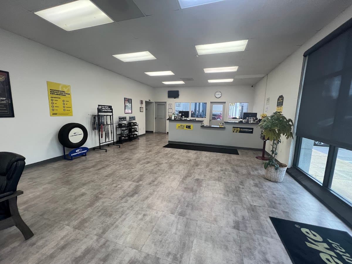 Everything Automotive of Jacksonville, Inc. — foto
