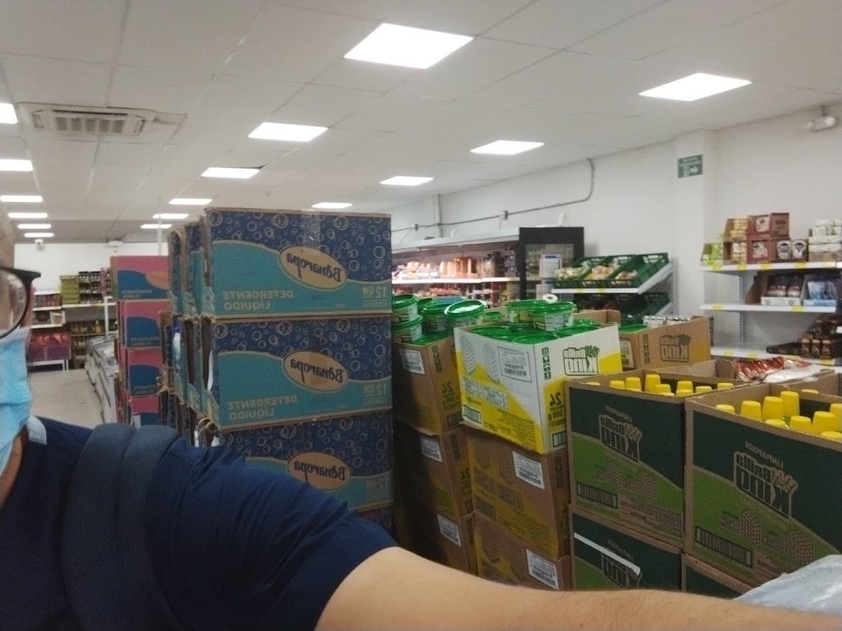 Tienda D1 — foto