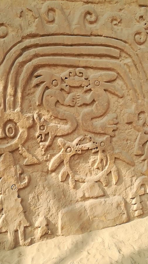 Huaca del Dragón — foto