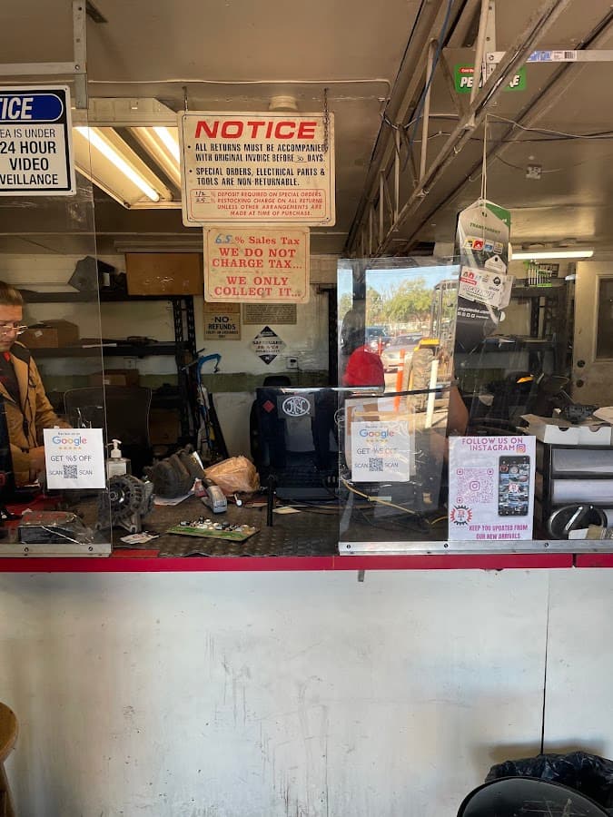 B&T Used Auto Parts — foto
