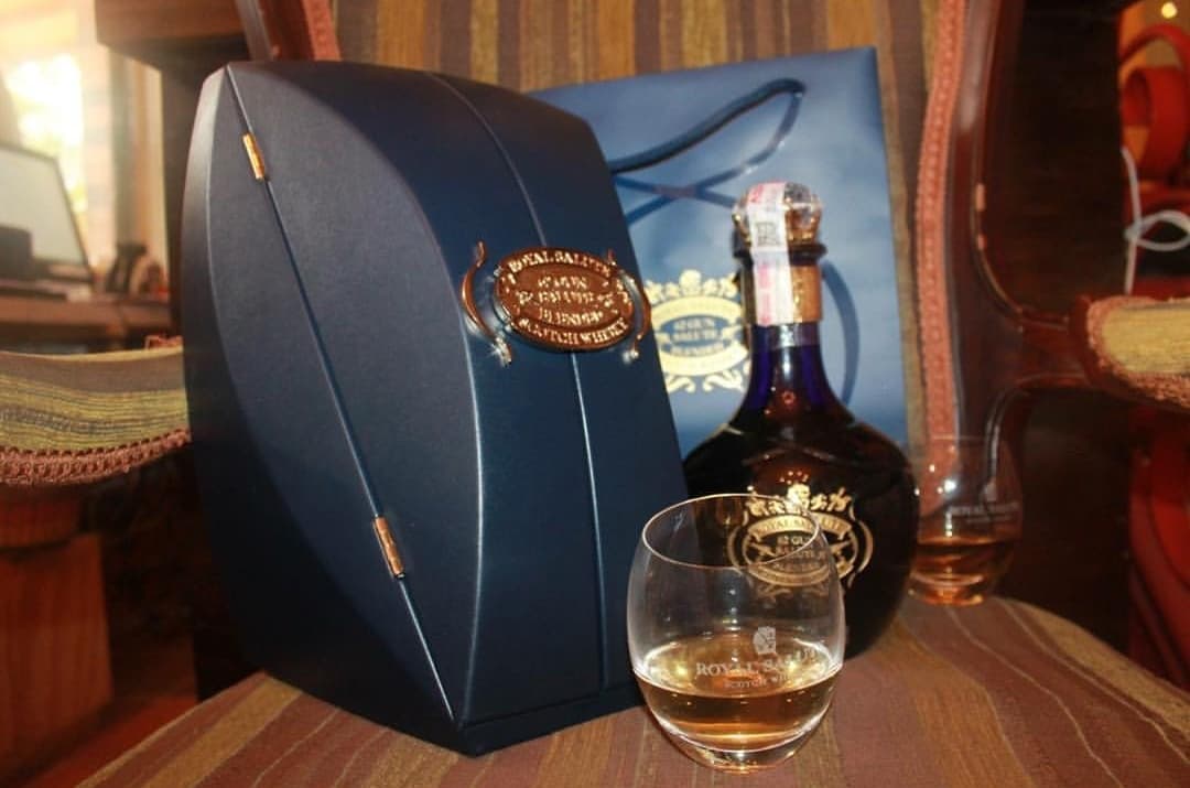 TRAGOS Y COPAS — foto