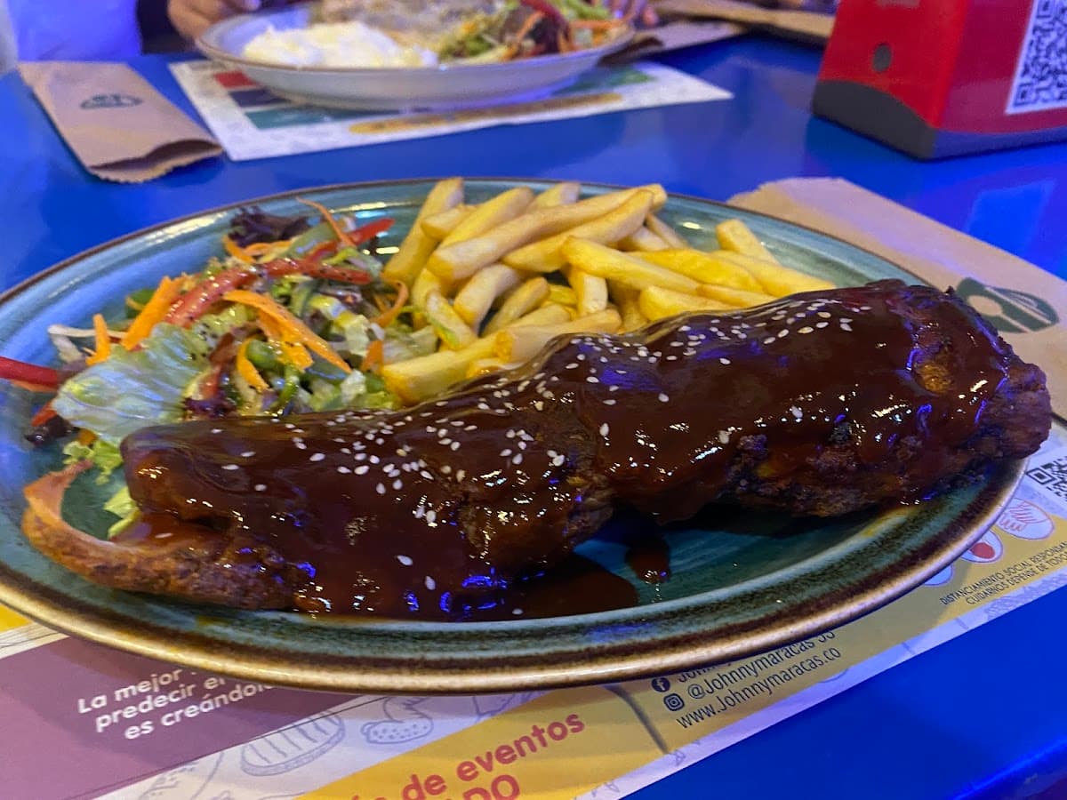 Johnny Maracas | Restaurante Bar, Karaoke — foto