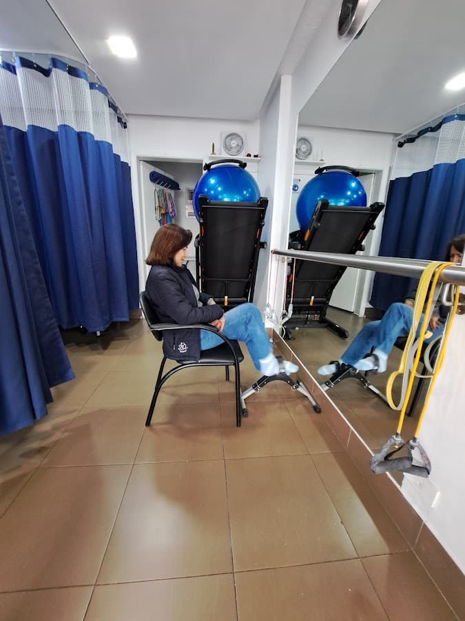 FISIOHEALTH FISIOTERAPIA INTEGRAL HORARIOS EXTENDIDOS (BAJO PREVIA CITA) NACIONES UNIDAS Y 10 DE AGOSTO — foto