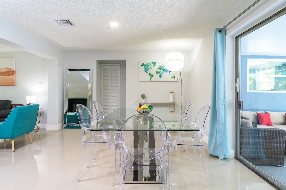 OfCourseMiami - Immobilier / Real Estate — foto