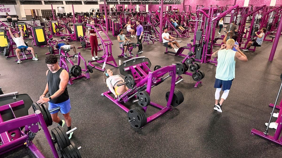 Planet fitness (Commerce Center)