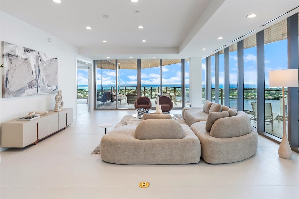Samantha Curry Real Estate | Douglas Elliman Palm Beach