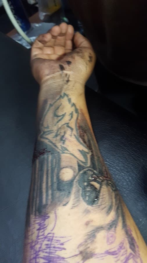 Zeush Tattoo Club
