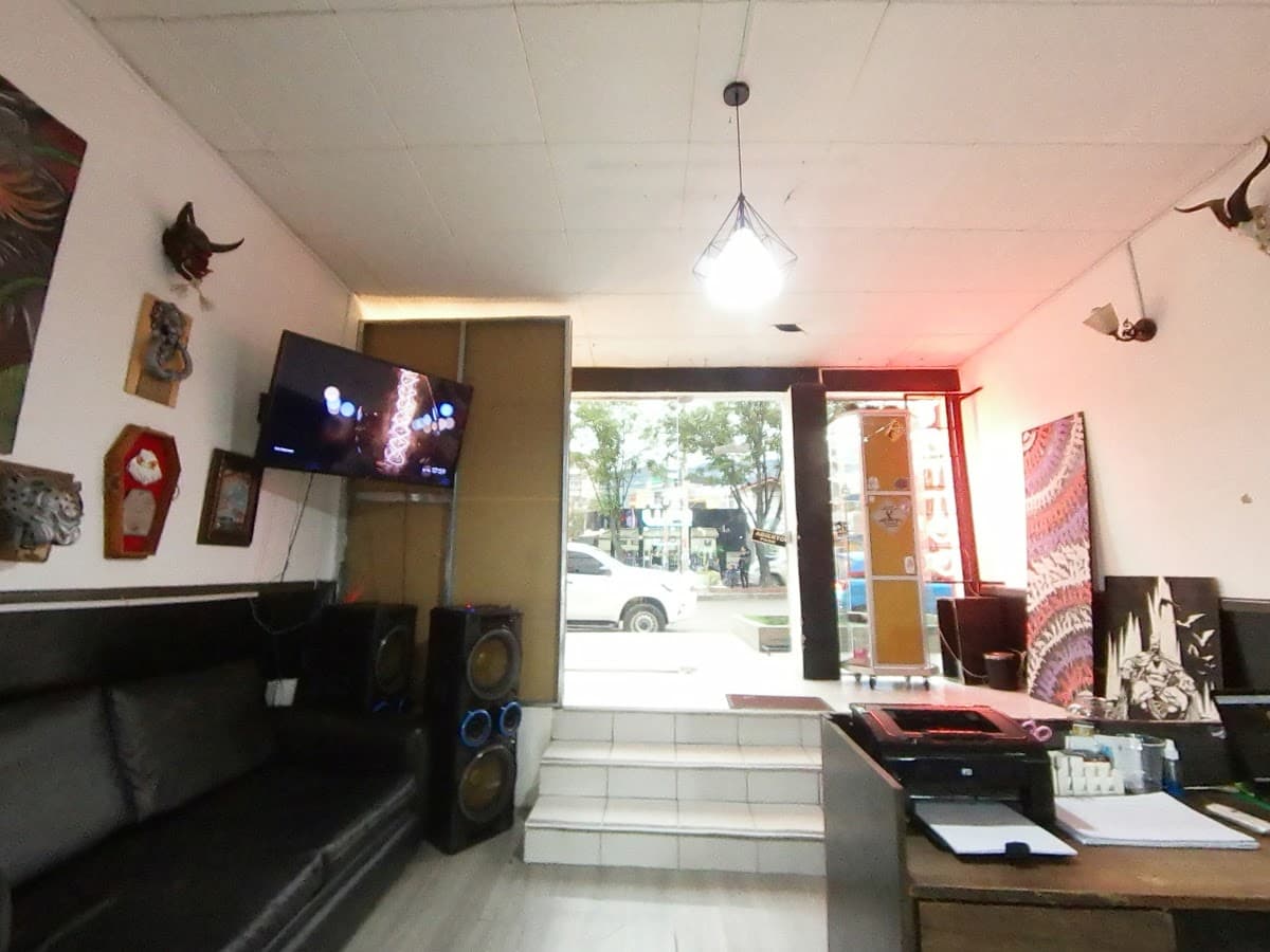 Zeush Tattoo Club — foto