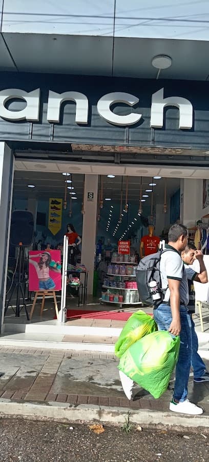 Tienda Avalanch Pucallpa — foto