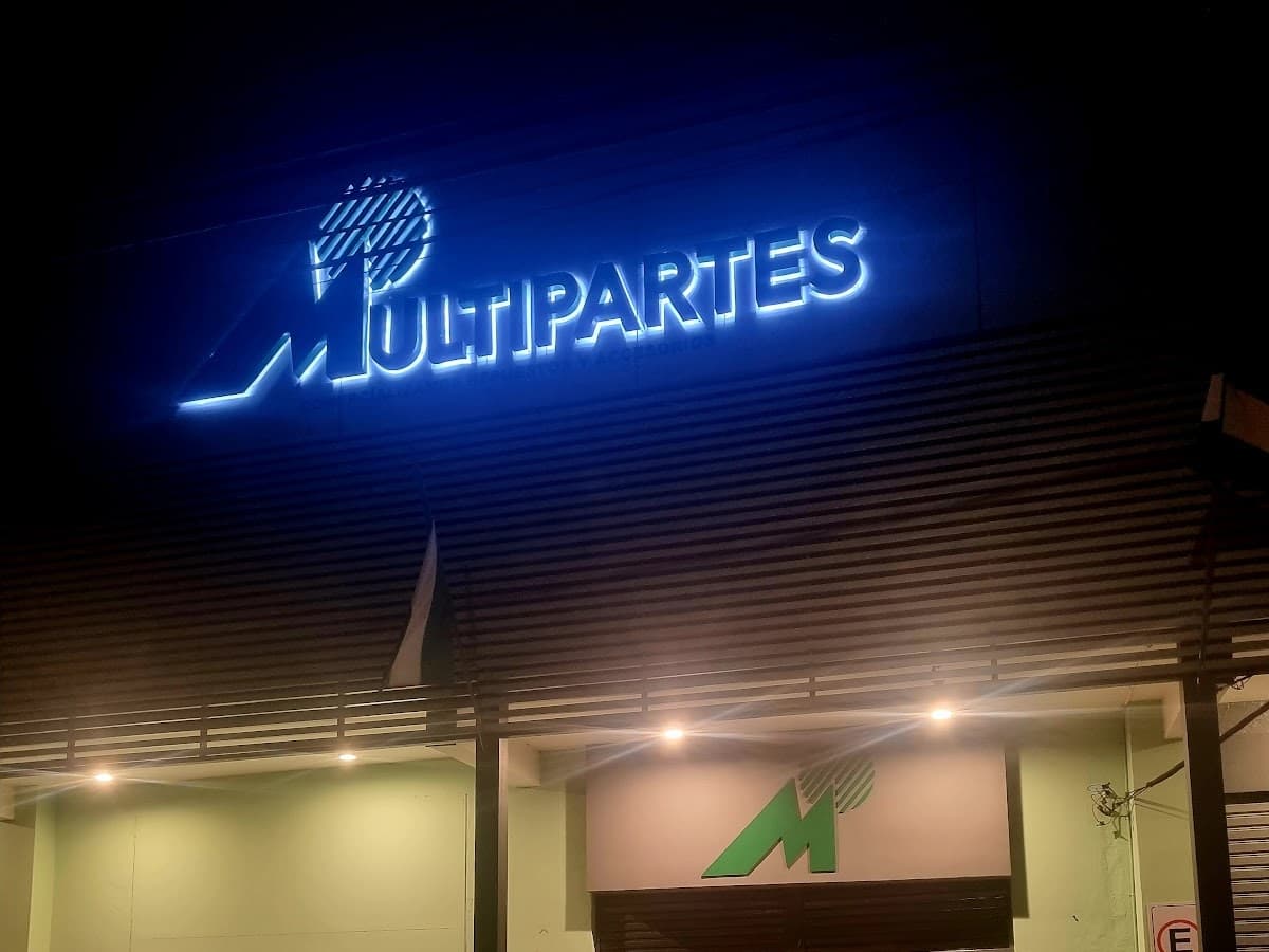 AUTOPARTES SANTA CRUZ — foto