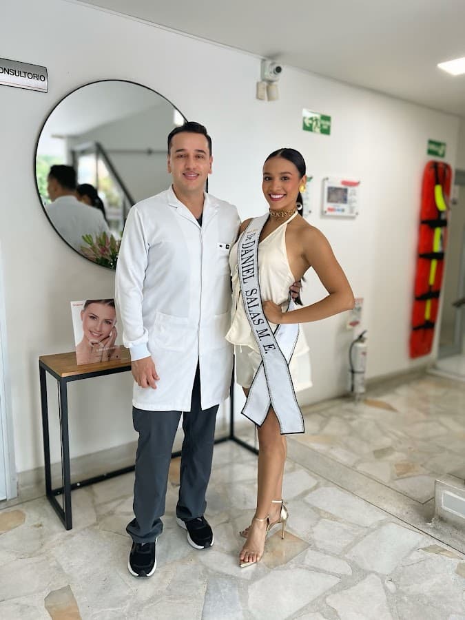 Dr Yimy Gamez Ortodoncia y Estética Dental — foto