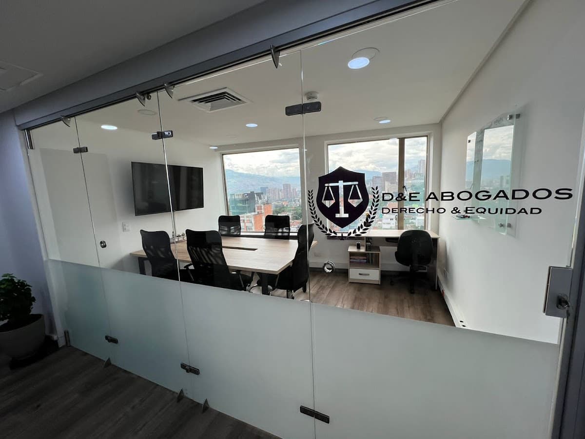 Derecho & Equidad - Abogados en Medellín