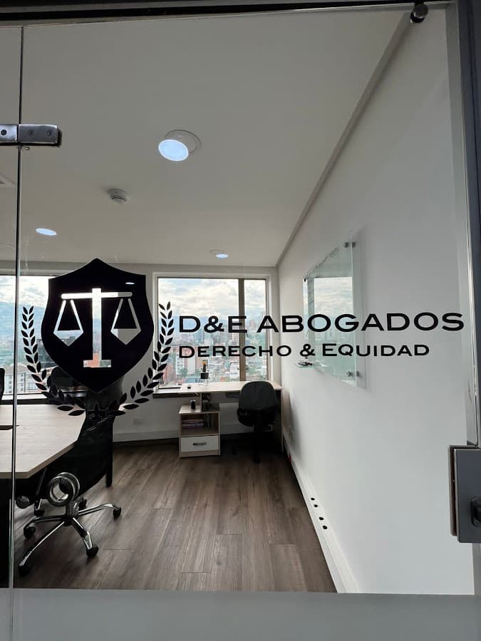 Derecho & Equidad - Abogados en Medellín — foto