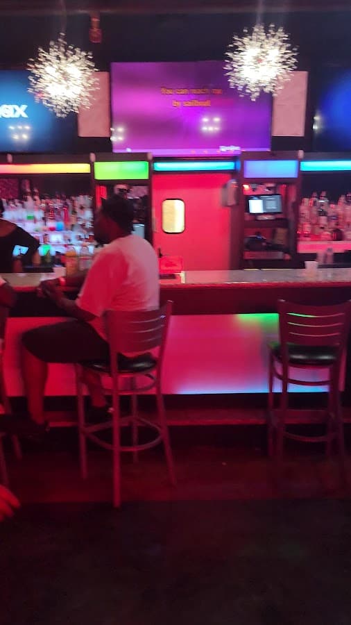 Club Lavilla & Liquors — foto