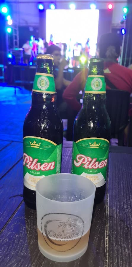 OASIS CLUB RESTOBAR — foto