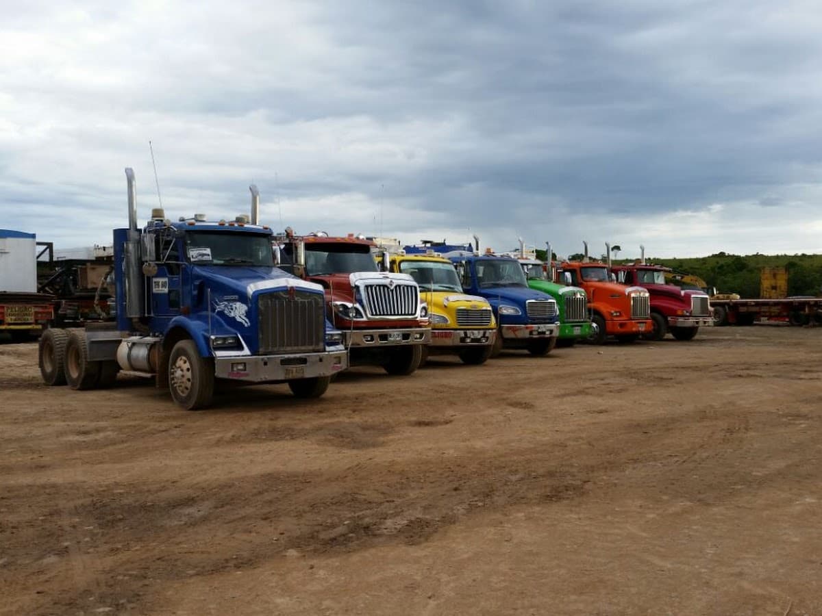 TRANSPORTE Y LOGÍSTICA PETROLERA — foto