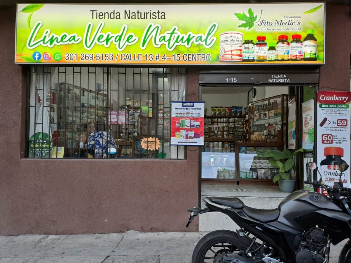 Tienda naturista especializada en suplementos deportivos y mercado saludable Las Acacias Plus 02 — foto