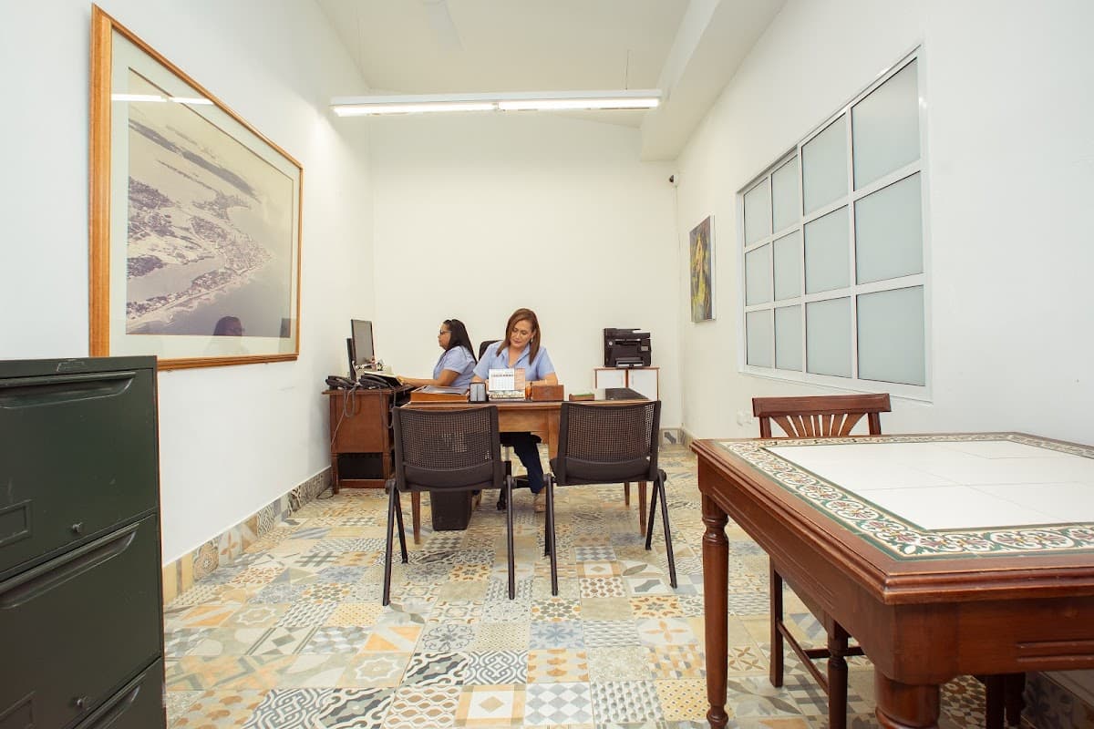 Inmobiliaria Bustamante — foto