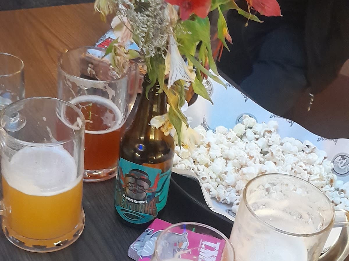 MEMORIAS TAPROOM — foto