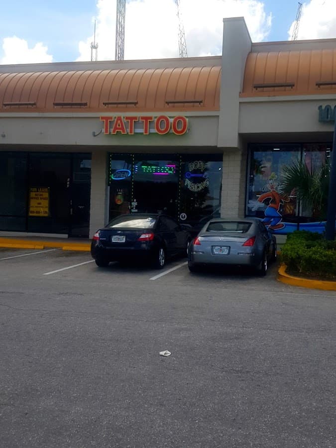Good Vibrations Ink 2 Tattoo and Body Piercing — foto