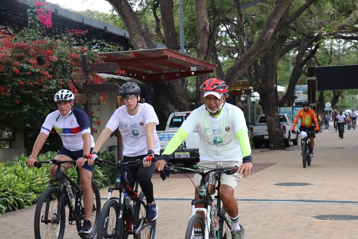 IGUANA BIKE TOURS S.A.