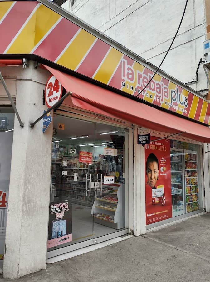 la rebaja Plus No. 20 DROGUERIA Y MINIMARKET Villa Colombia Cali — foto