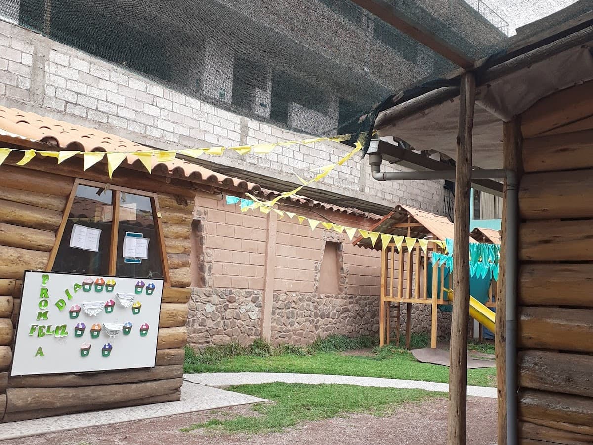 Colegio Mayor El Nazareno - Cusco