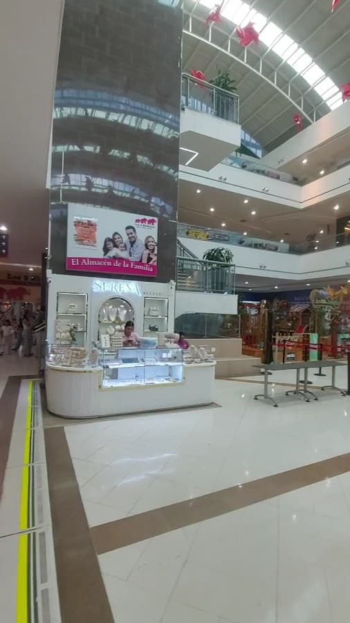 Centro Comercial Santa Lucia Plaza — foto