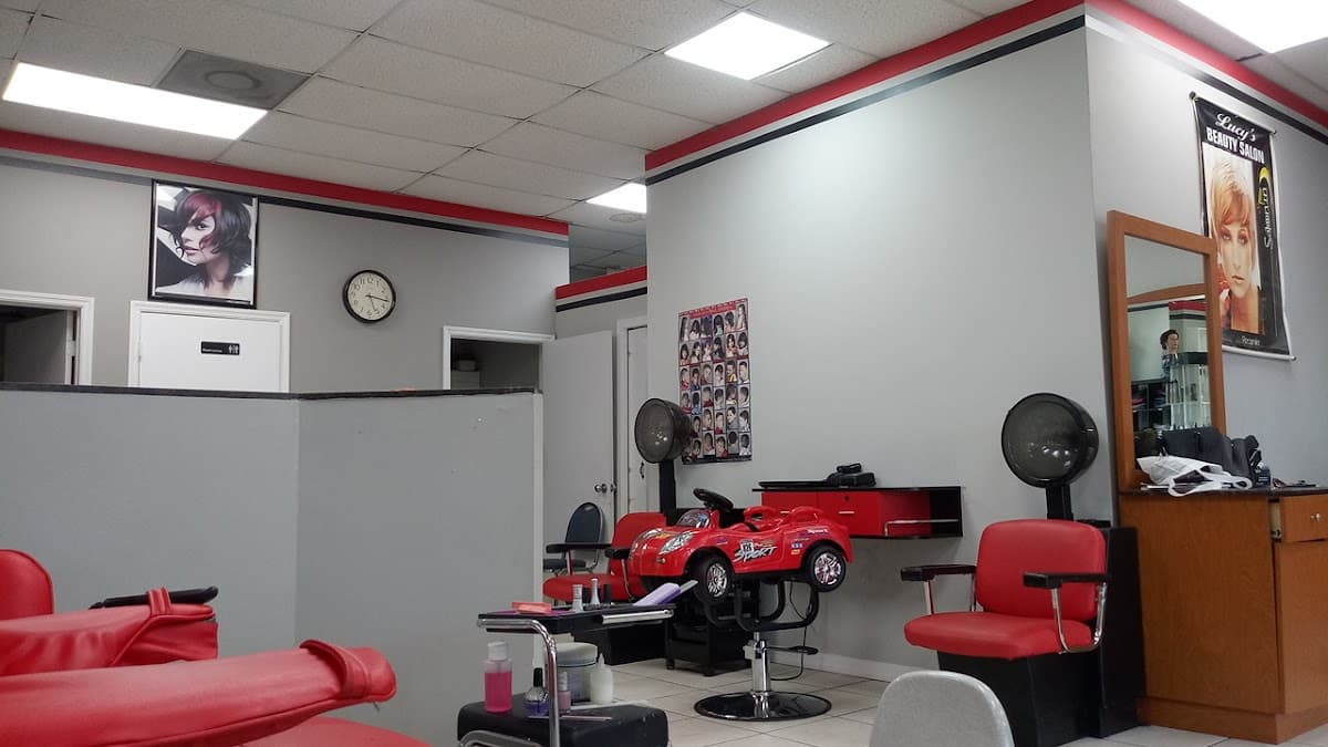 Lucy's Beauty Salon and Barber Shop in West Palm Beach | Men Haircut, Hair Highlight, Hair Straightening, Children Hairstyles — foto