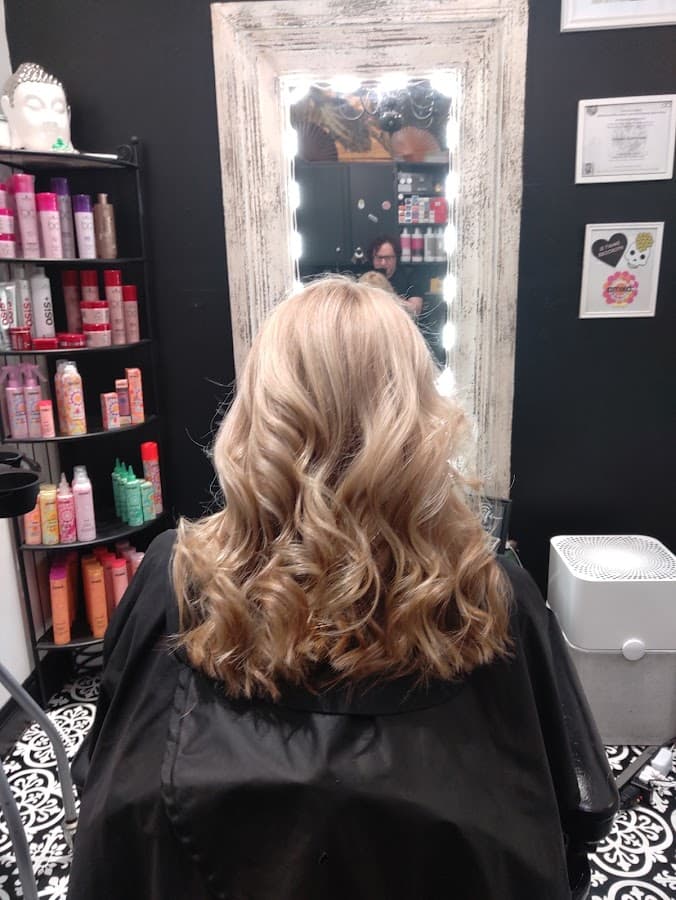 Taj Salon